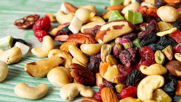 Орехи, фрукты и сухофрукты
