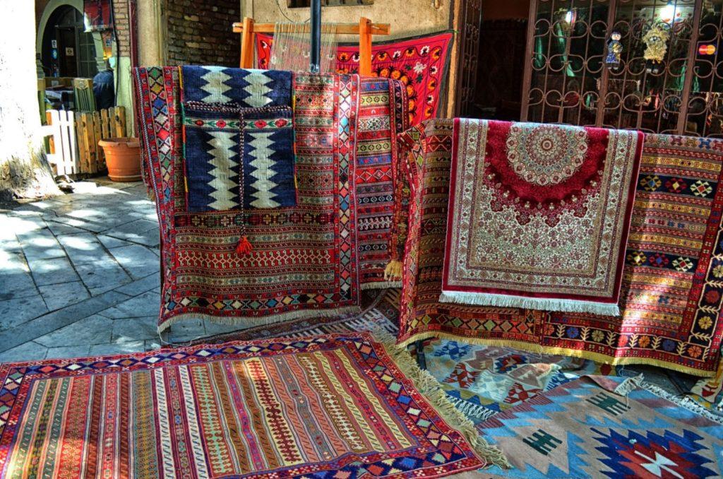 Сувениры из Батуми и Тбилиси - что привезти и где купить