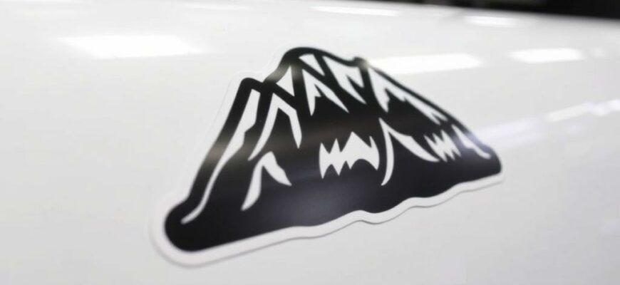 Печать виниловых наклеек: от идеи до стойкой этикетки, которая не подведёт